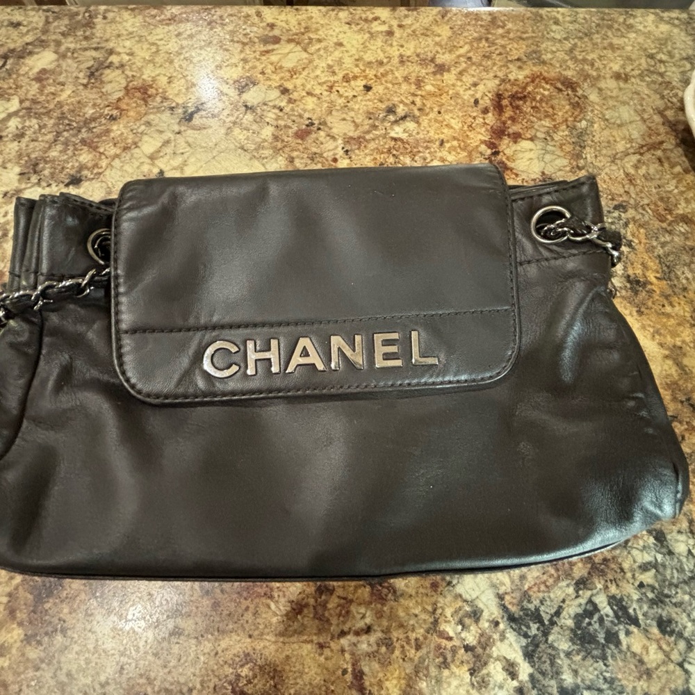 Chanel Rock ‘n Chic flap purse Authentic chocolate brown lambskin leather EUC - Picture 4 of 15